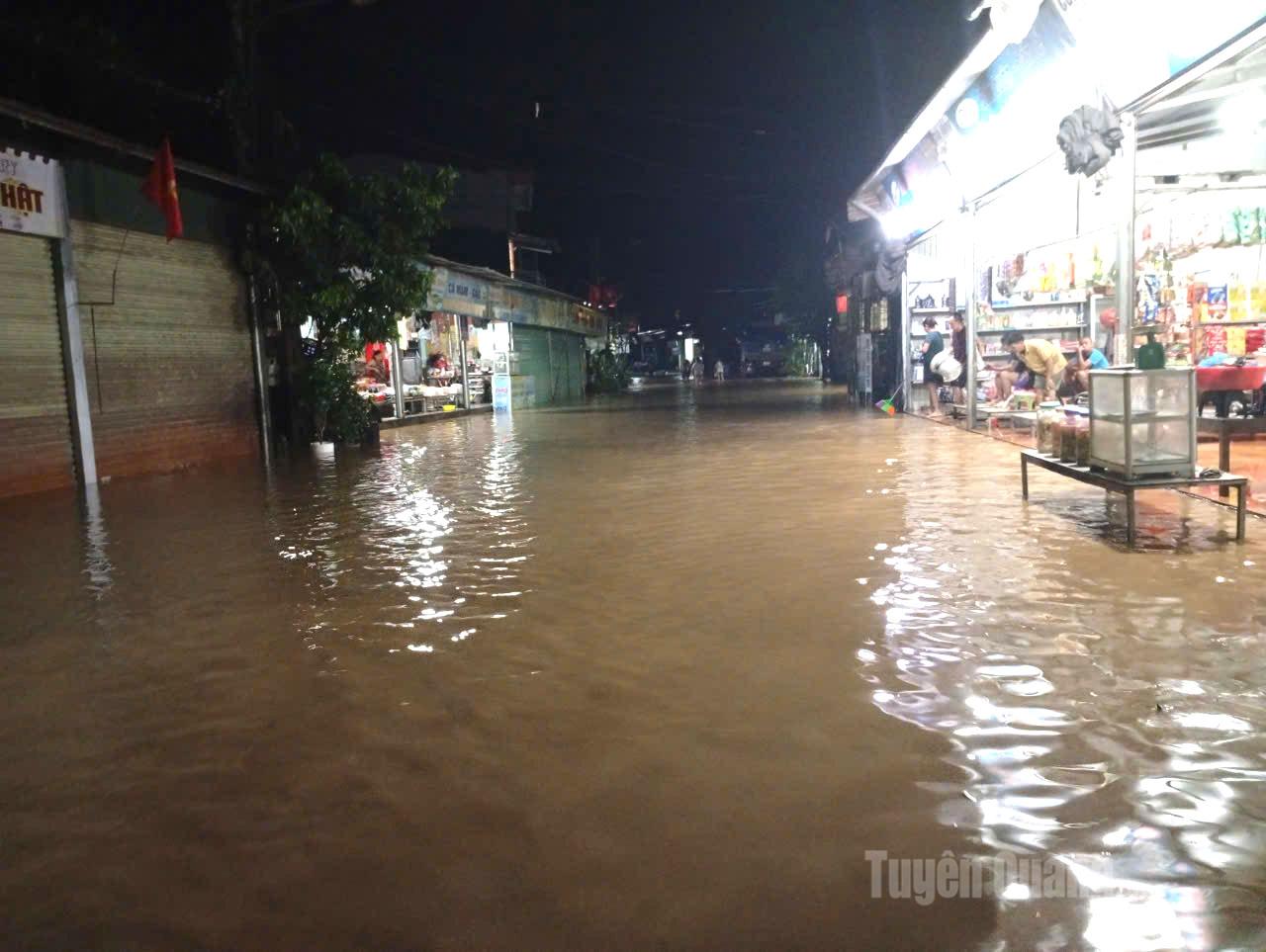 22h00, ngập lụt tại thôn Pắc Mìa, xã Bắc Mê.