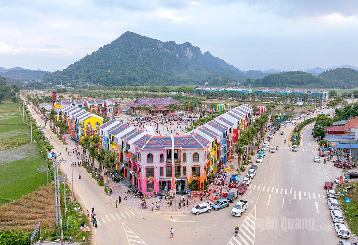 Flamingo Tân Trào là điểm đến hấp dẫn du khách trong và ngoài tỉnh. 