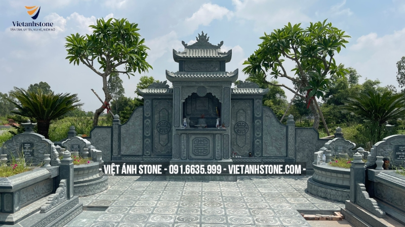 Độ bền cao, các hoa văn trên mộ đá được chạm khắc tinh xảo