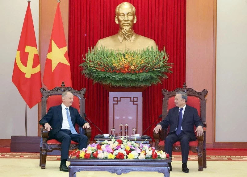President of Russia and Chairman of the Maritime Board of Russia, in Ha Noi on September 16. (Photo: VNA)
