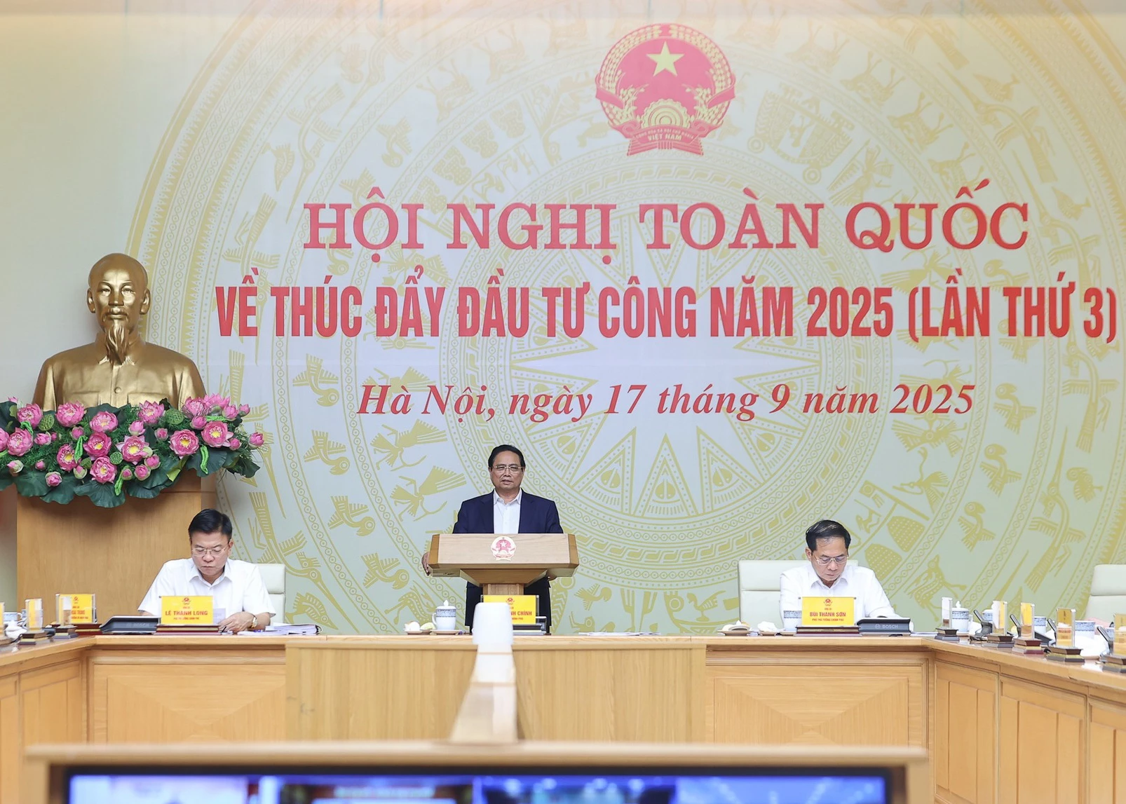 Thủ tướng Phạm Minh Chính chủ trì hội nghị đầu tư công