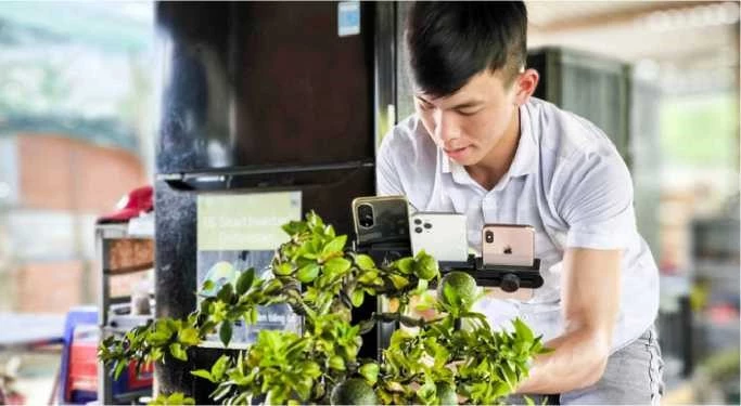 Người trẻ trở thành những hạt nhân công nghệ, tiên phong thương mại số nông nghiệp tại nông thôn. Ảnh VP Đọc sách cùng Xích Lô