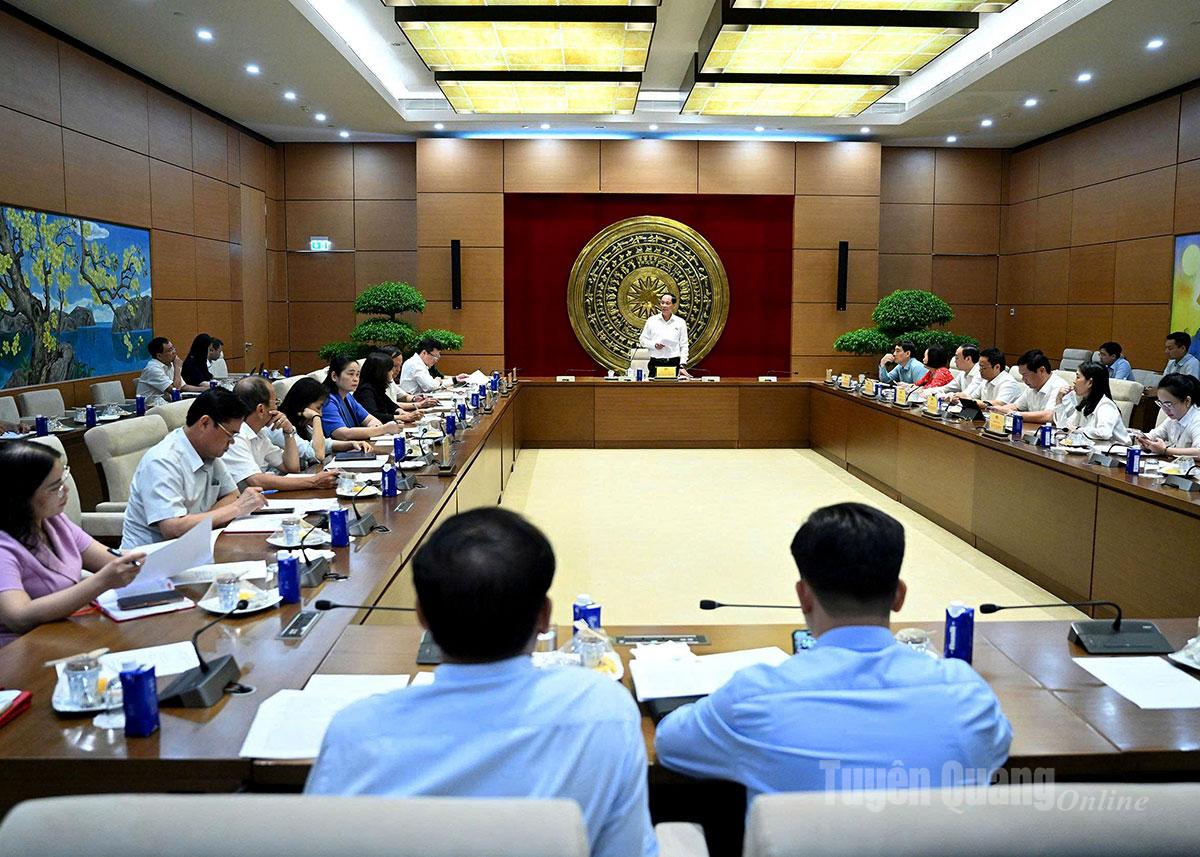Quang cảnh buổi làm việc.