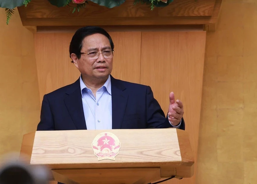 Prime Minister Pham Minh Chinh presides over the Government’s regular August meeting. (Photo: VNA)
