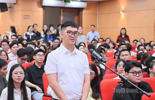 Bác sỹ Đặng Huy Hiếu trong buổi Match Day năm 2026 lựa chọn Bác sỹ nội trú chuyên ngành Ung thư.