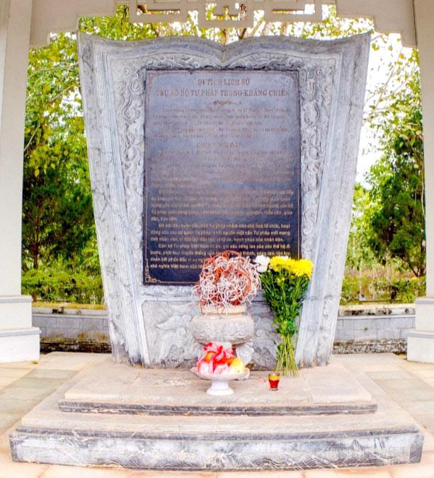 Văn bia tại Khu di tích.