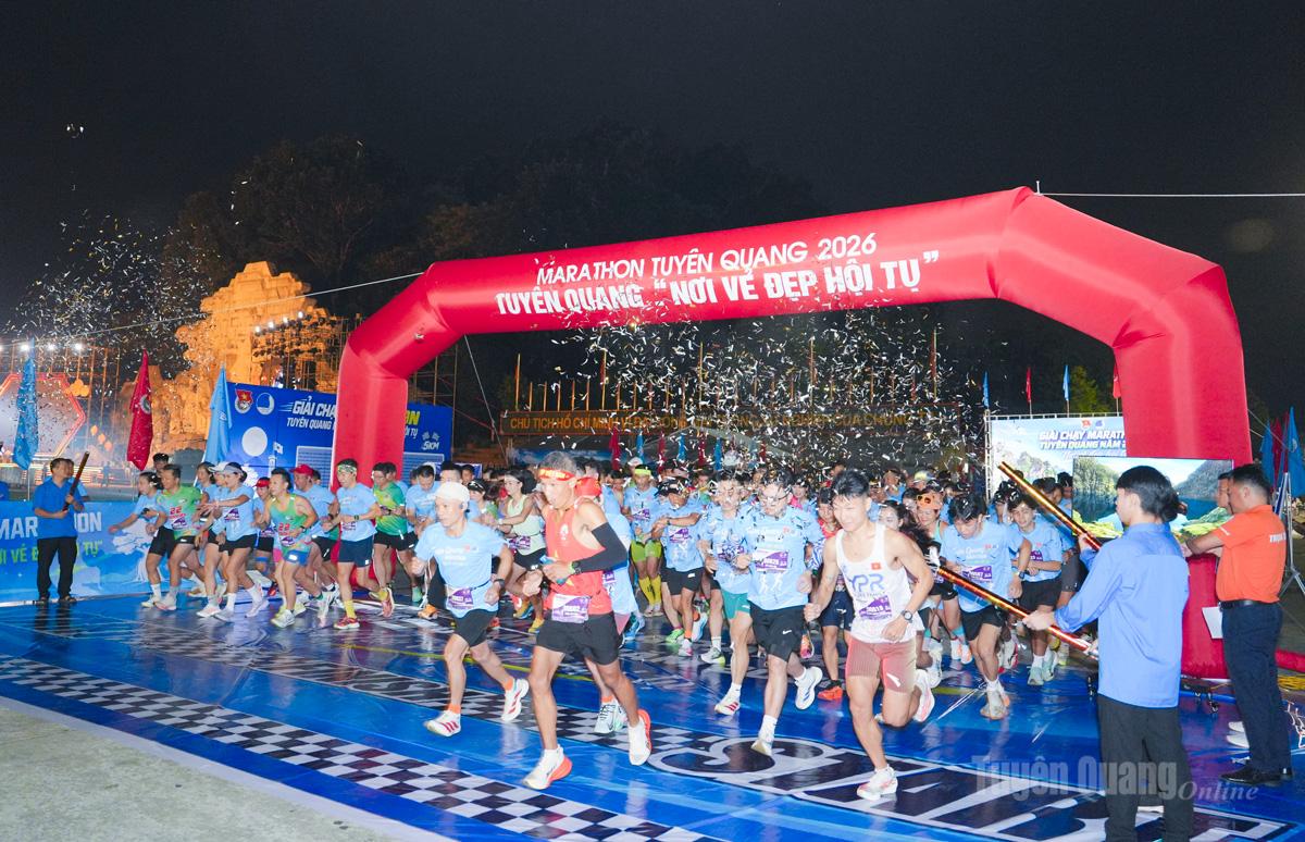 Giải Marathon thu hút đông đảo vận động viên trong cả nước. Ảnh: Phạm Khánh