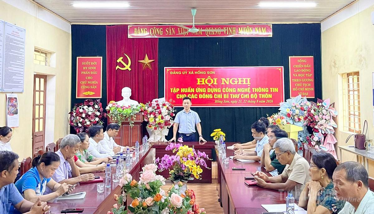 Xã Hồng Sơn tập huấn ứng dụng công nghệ thông tin cho bí thư chi bộ thôn, nâng cao năng lực nắm bắt, tuyên truyền và định hướng thông tin từ cơ sở.