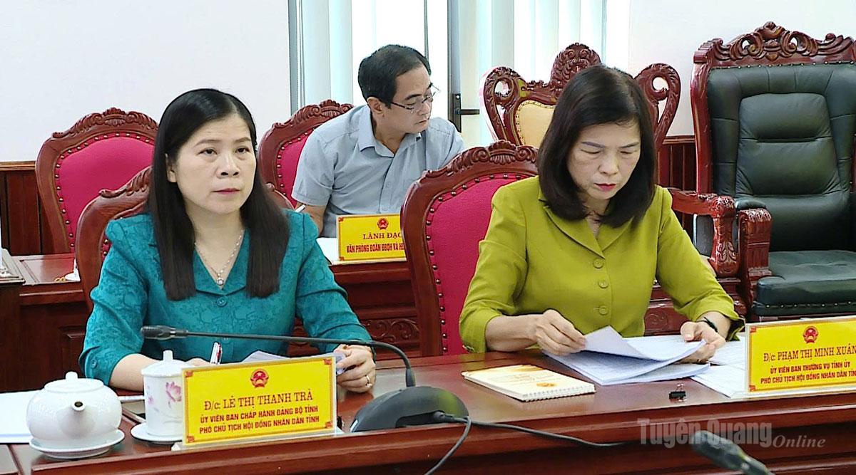 Lãnh đạo HĐND tỉnh dự cuộc họp.