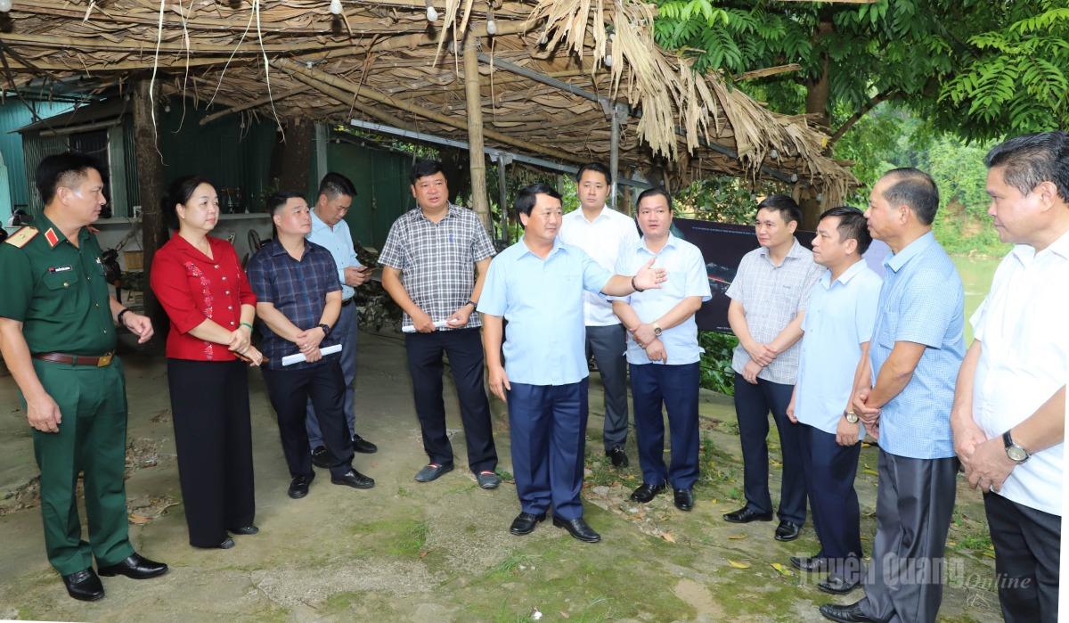 Bí thư Tỉnh ủy Hầu A Lềnh đề nghị các ngành chức năng đẩy nhanh công tác chuẩn bị đầu tư Dự án Kè chống sạt lở bờ sông Lô thuộc khu vực phường Hà Giang. 1 và xã Vị Xuyên.