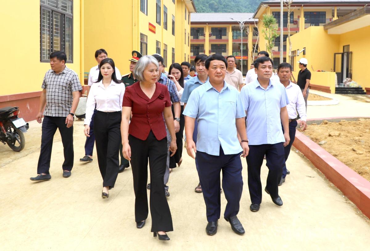 Bí thư Tỉnh ủy Hầu A Lềnh kiểm tra tiến độ các hạng mục Dự án xây dựng Trường Phổ thông nội trú liên cấp Tiểu học và Trung học cơ sở Minh Tân.
