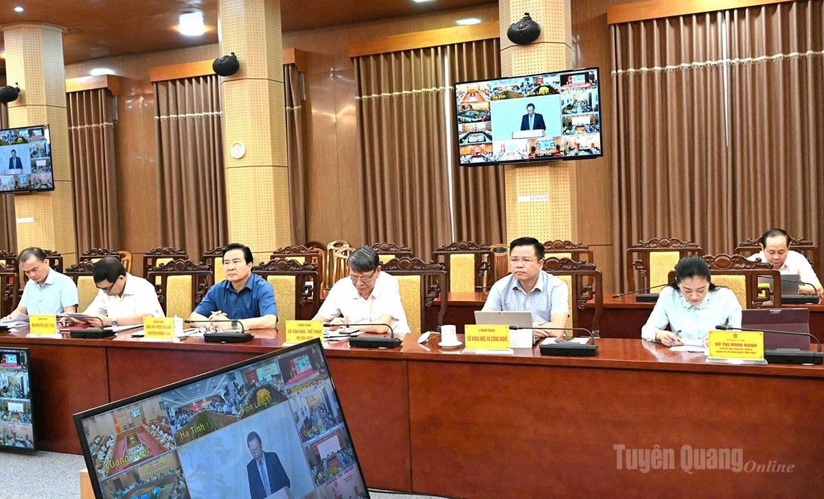 Các đại biểu dự hội nghị.
