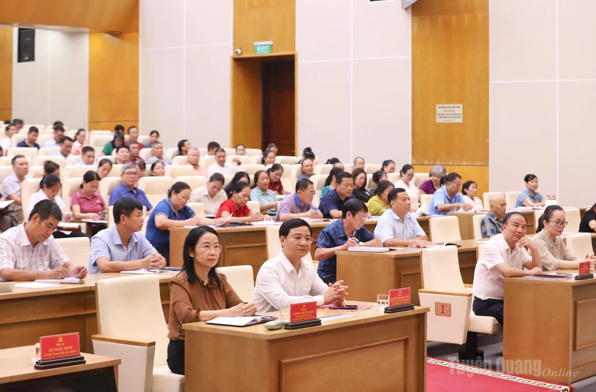 Bồi dưỡng kiến thức, nghiệp vụ cho cấp ủy thôn, tổ dân phố nhiệm kỳ 2025 – 2030