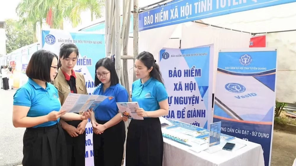 Chấn chỉnh chi trả lương hưu, trợ cấp bảo hiểm x&atilde; hội, trợ cấp thất nghiệp qua bưu điện
