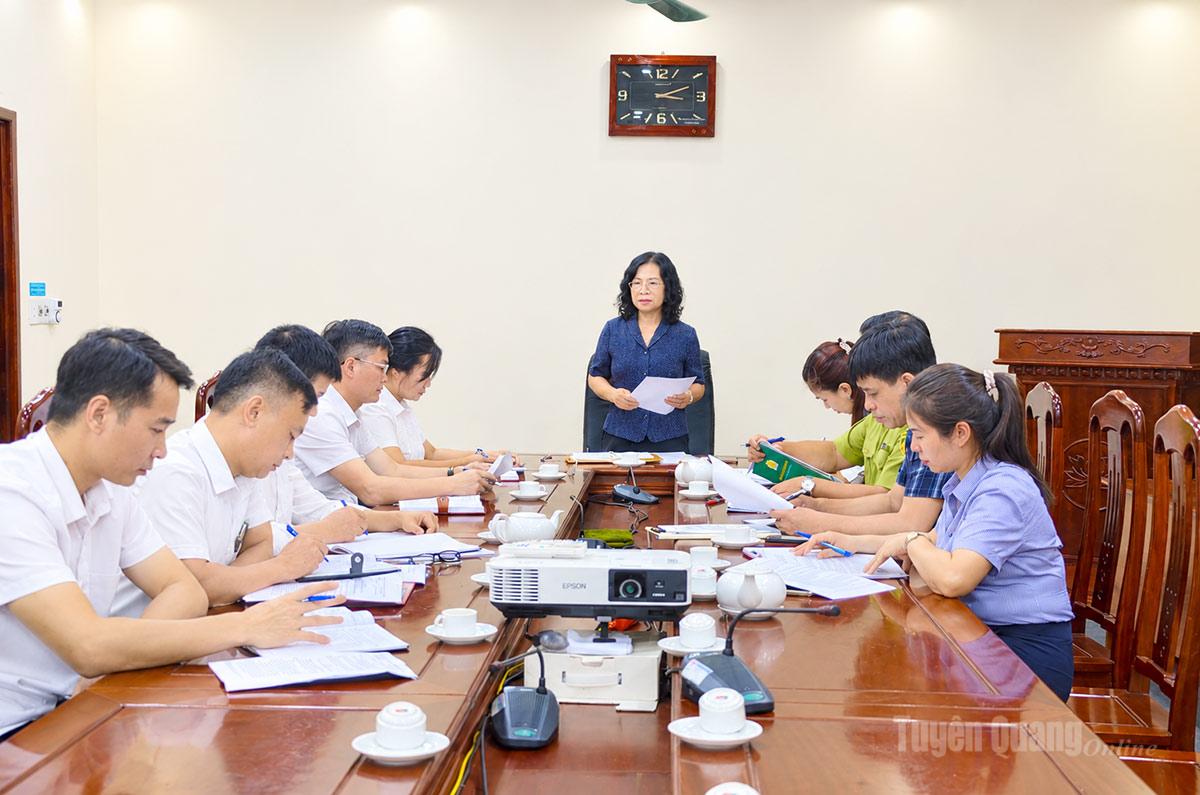Lãnh đạo Sở Nông nghiệp và Môi trường chủ trì hội nghị.