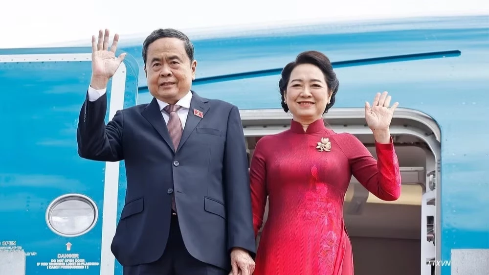 Chủ tịch Quốc hội Trần Thanh Mẫn và Phu nhân bắt đầu thăm chính thức Hàn Quốc