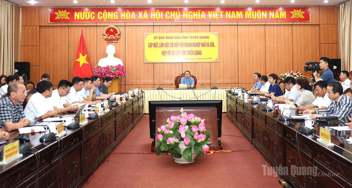 Chủ tịch UBND tỉnh Phan Huy Ngọc: Hiệp hội Doanh nghiệp nhỏ và vừa, Hiệp hội Du lịch tỉnh cần phát huy tối đa dư địa phát triển