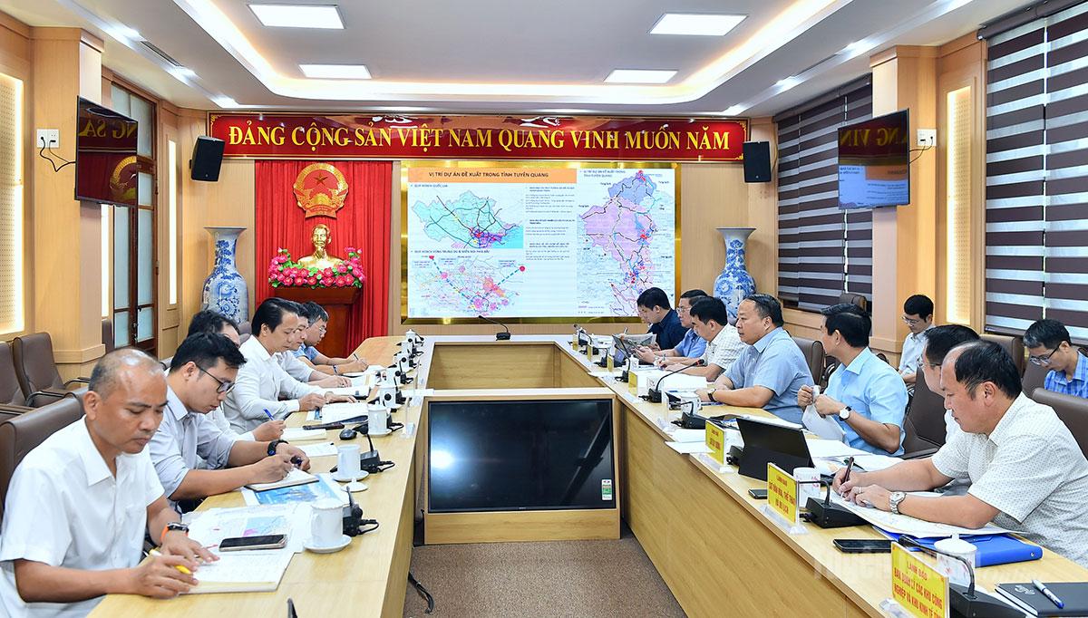 Chủ tịch UBND tỉnh Phan Huy Ngọc làm việc với Tập đoàn T&T về đề xuất nghiên cứu, đầu tư các dự án