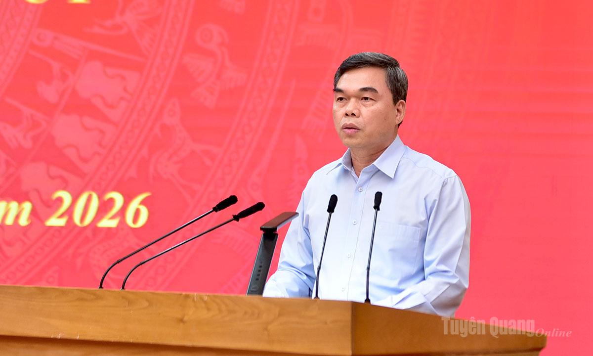 Đồng chí Ma Thế Hồng, Phó Bí thư Tỉnh ủy, Chủ tịch Ủy ban MTTQ Việt Nam tỉnh phát biểu chỉ đạo Hội nghị.