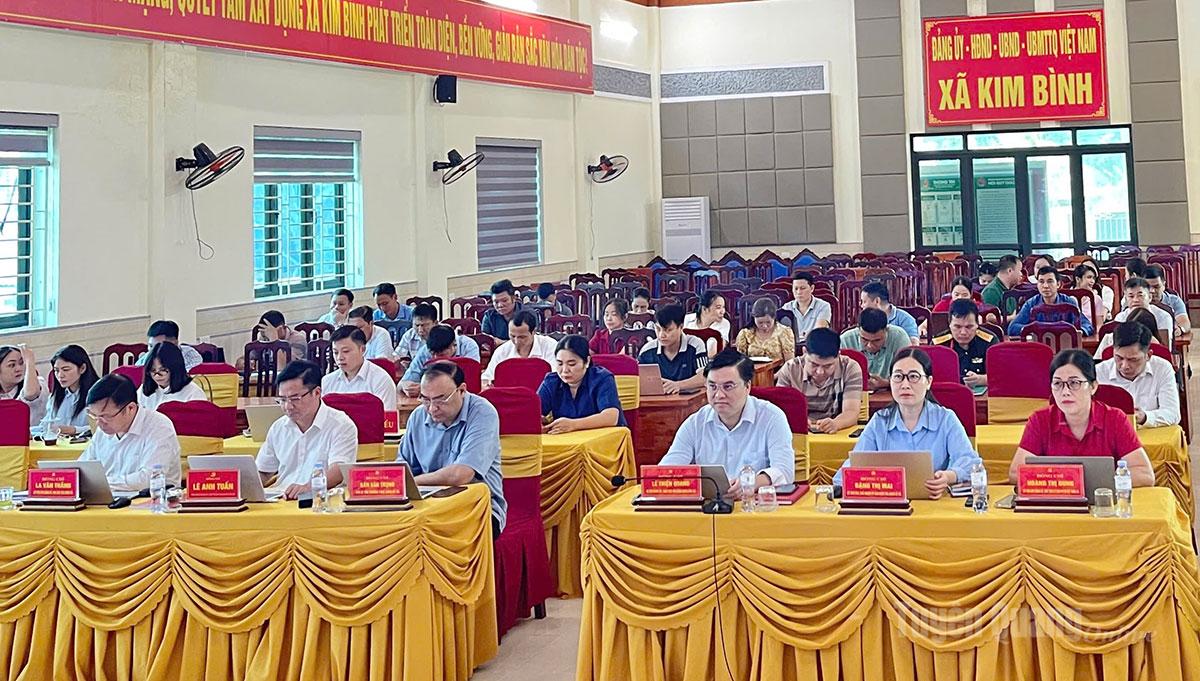 Các đại biểu dự tại điểm cầu xã Kim Bình.