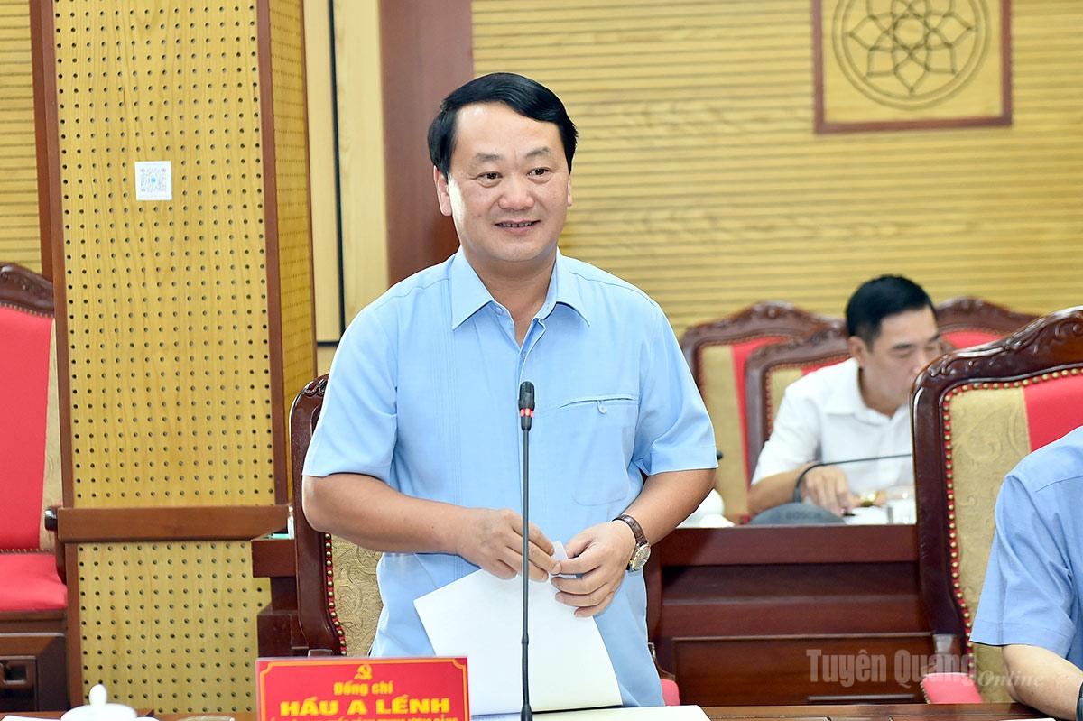 Đồng chí Bí thư Tỉnh ủy Hầu A Lềnh phát biểu tại hội nghị.