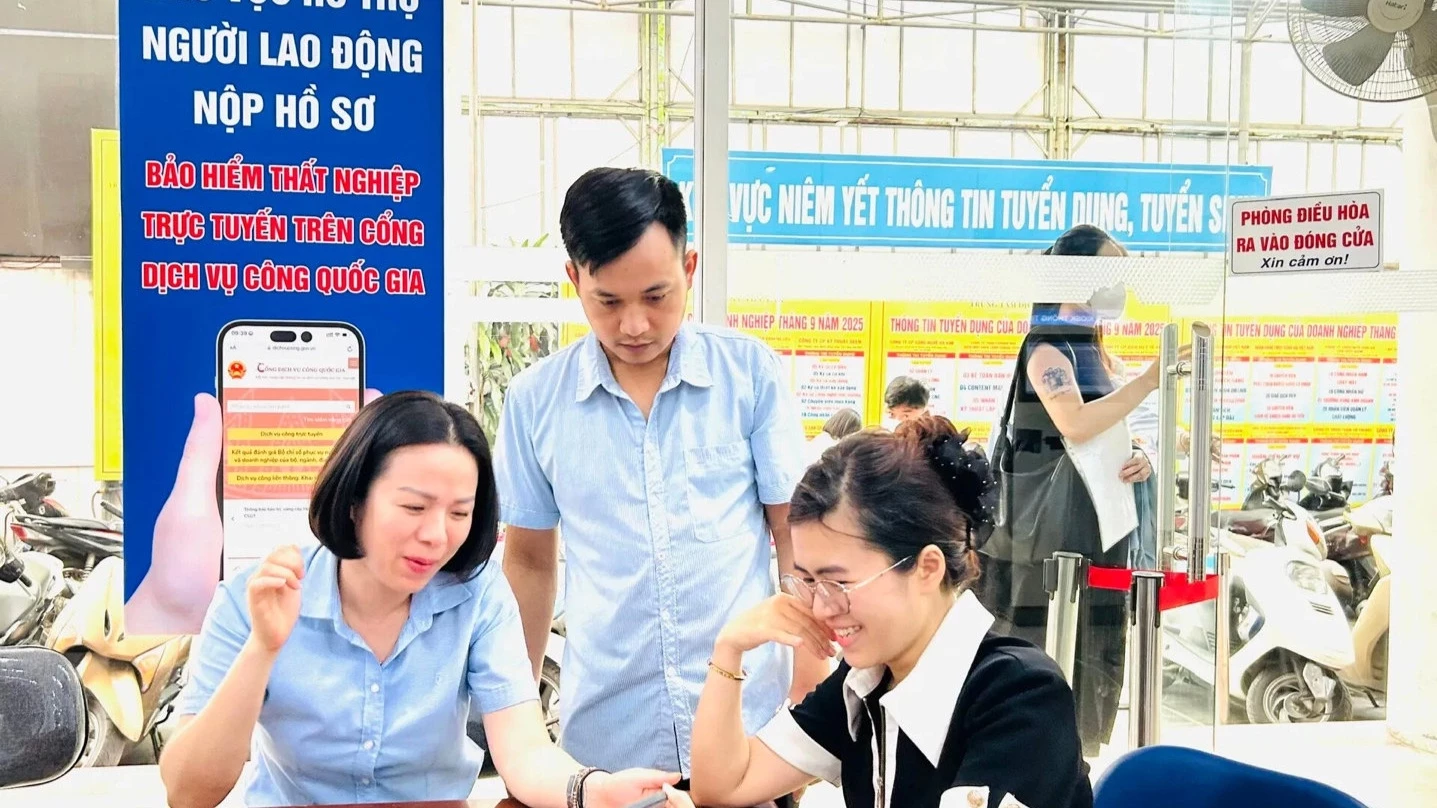 Ho&agrave;n thiện cơ sở t&iacute;nh chi ph&iacute; dịch vụ từ Quỹ bảo hiểm thất nghiệp
