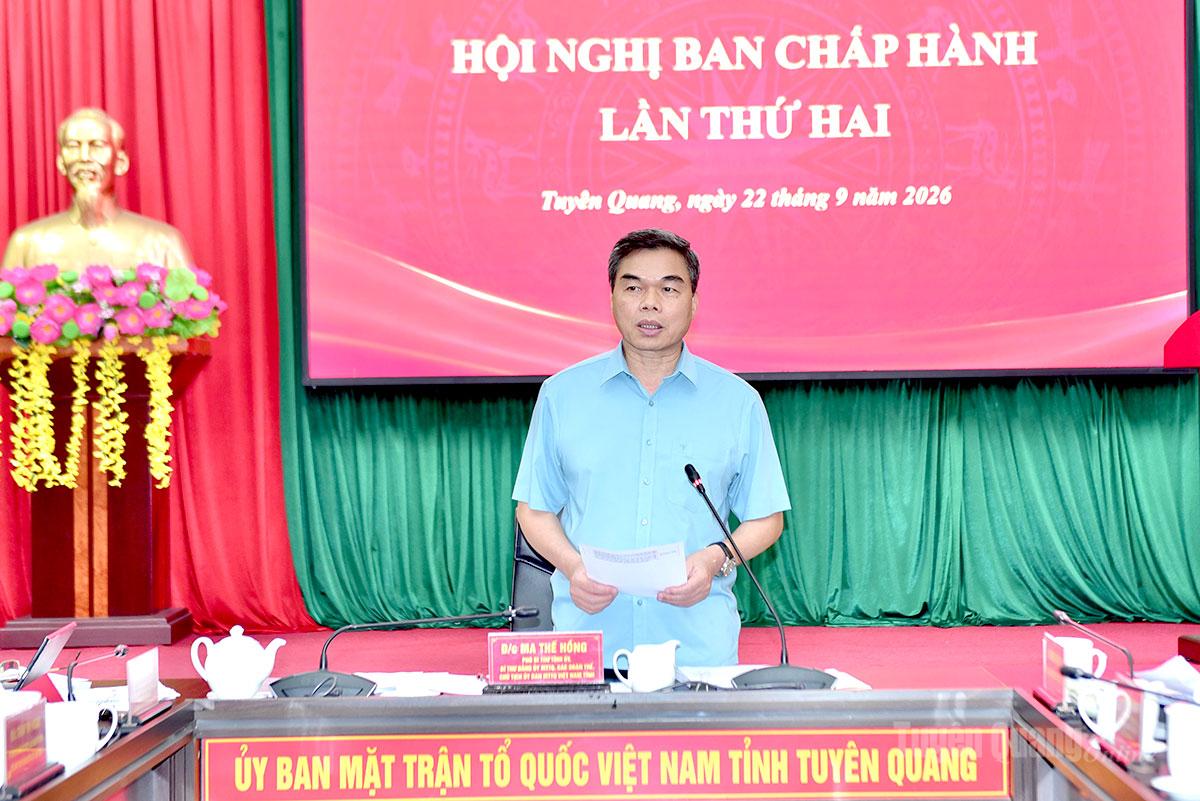 Đồng chí Ma Thế Hồng, Phó Bí thư Tỉnh ủy, Bí thư Đảng ủy MTTQ, các đoàn thể tỉnh, Chủ tịch Ủy ban MTTQ Việt Nam tỉnh kết luận hội nghị.