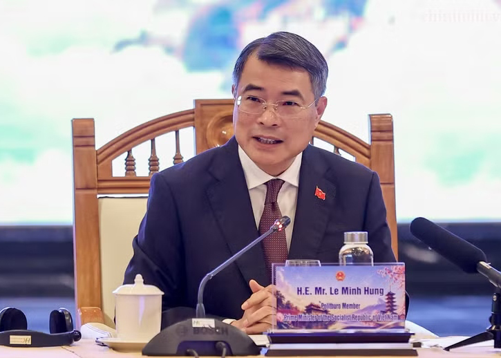 Prime Minister Le Minh Hung speaks at his meeting with Japanese businesses in the central city of Hue on September 6. (Photo: VGP)