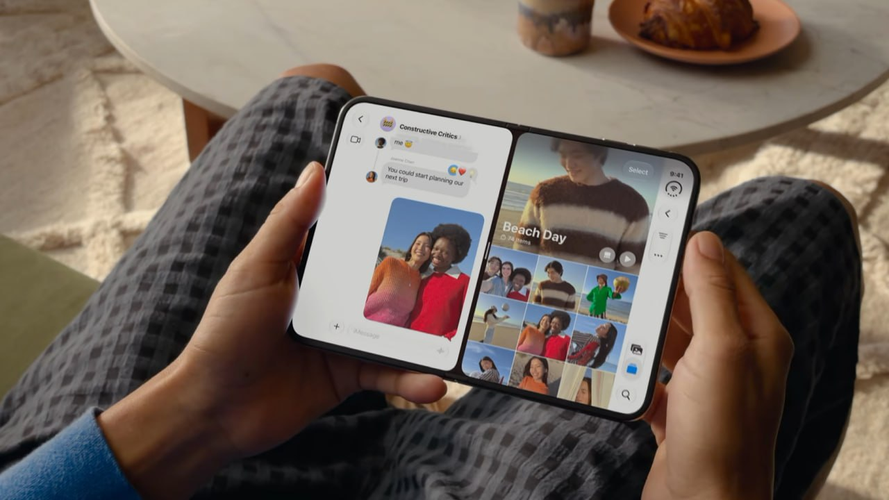 Split View cho phép hai ứng dụng hiển thị song song trên màn hình trong của iPhone Duo