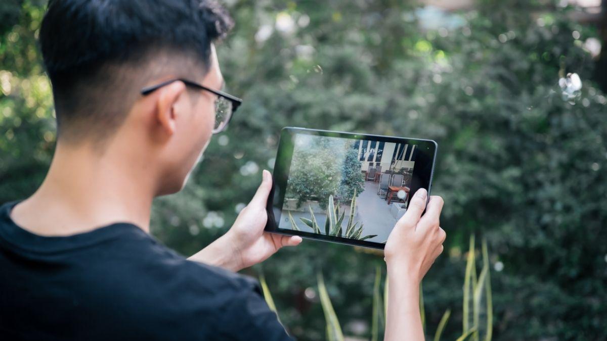 Camera trên thiết bị phục tốt nhu cầu học tập và gọi video.