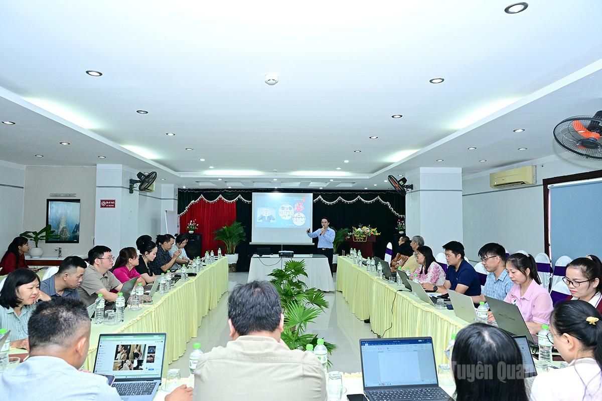 Các học viên dự lớp bồi dưỡng.