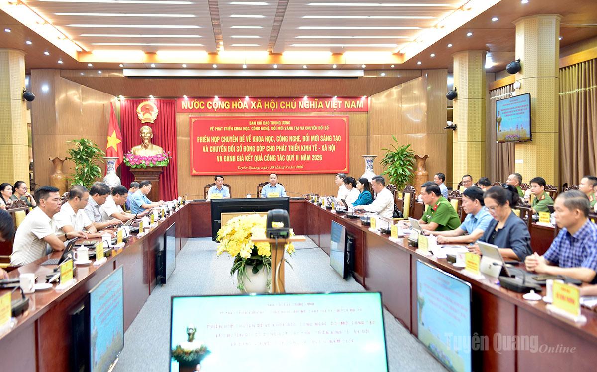Các đại biểu dự tại điểm cầu tỉnh Tuyên Quang.