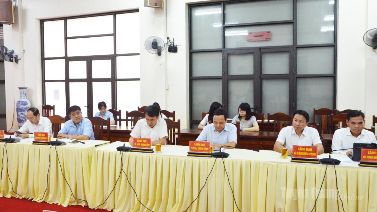 Lãnh đạo các sở, ngành, hiệp hội doanh nghiệp, doanh nghiệp tỉnh Tuyên Quang dự hội nghị.