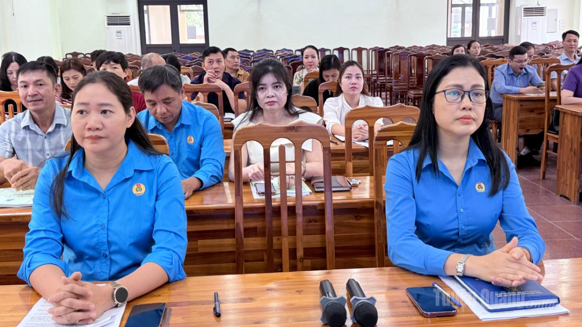 Các đại biểu tham dự Hội nghị.