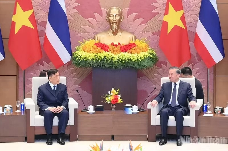 General Secretary of the Communist Party of Viet Nam Central Committee and President To Lam (R) and King of Thailand Maha Vajiralongkorn Phra Vajiraklaochaoyuhua at their talks in Ha Noi on September 15, 2026. (Photo: nhandan.vn)