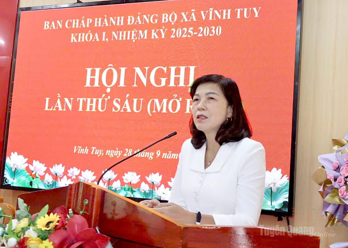 Đồng chí Phạm Thị Minh Xuân, Ủy viên Ban Thường vụ Tỉnh ủy, Phó Chủ tịch HĐND tỉnh phát biểu chỉ đạo tại Hội nghị.