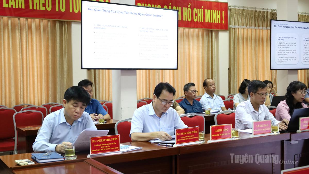 Đồng chí Phạm Thái Sơn, Giám đốc BHXH tỉnh dự hội nghị.