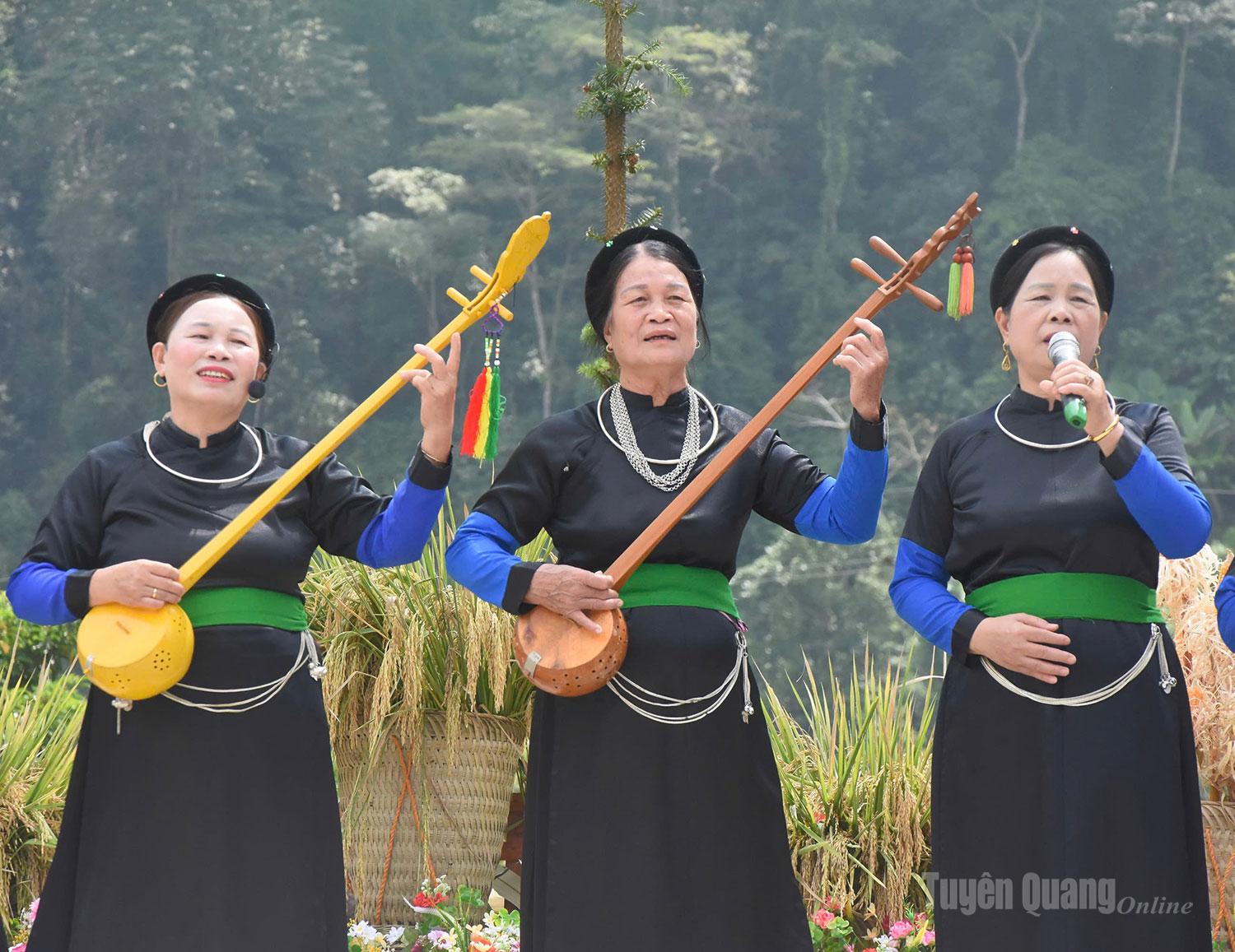 Âm vang hát Then, đàn Tính giữa mùa vàng Cao Đường.