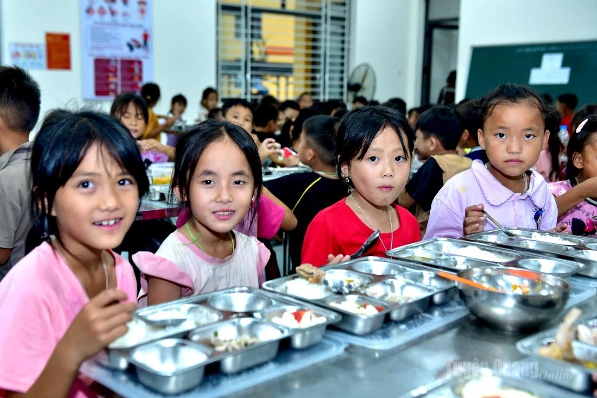 Delicious and safe meals not only provide students with the nourishment they need to stay healthy, but also bring them joy and strengthen their sense of attachment to their new school.
