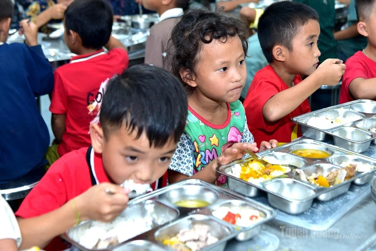 Delicious and safe meals not only provide students with the nourishment they need to stay healthy, but also bring them joy and strengthen their sense of attachment to their new school.