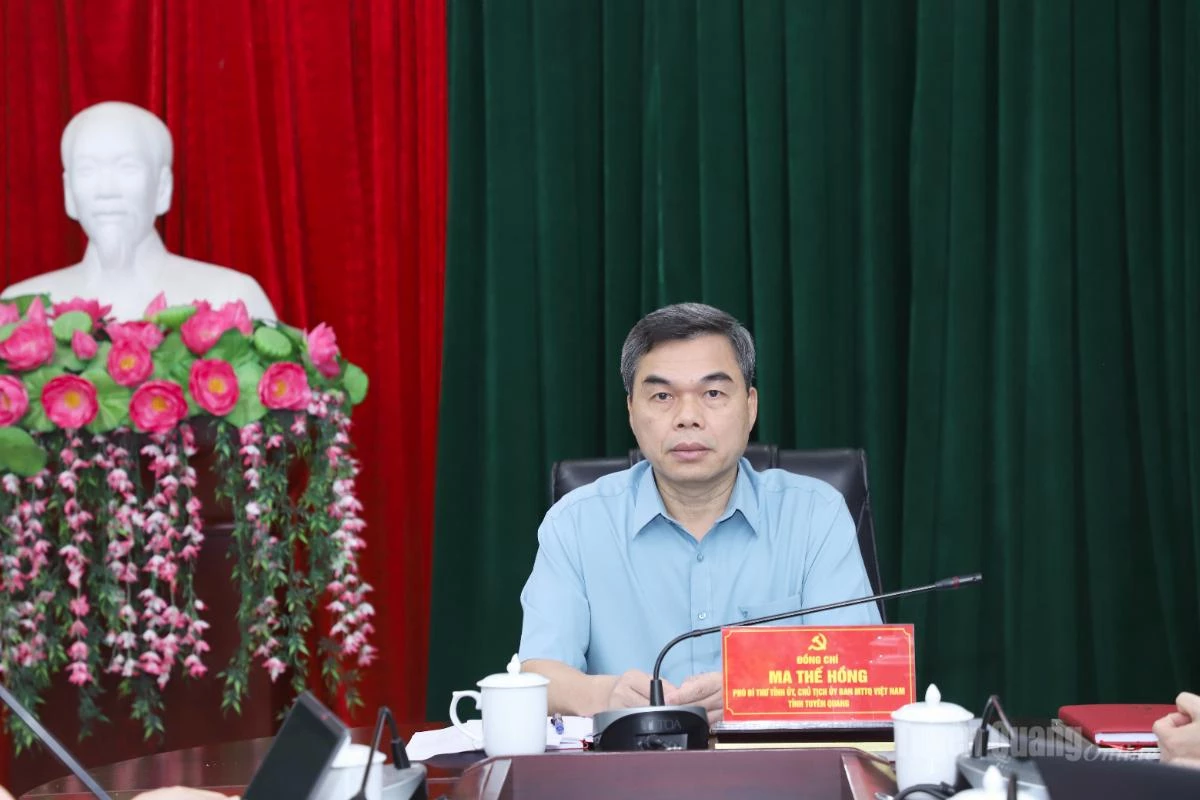 Đồng chí Ma Thế Hồng, Phó Bí thư Tỉnh uỷ, Chủ tịch Uỷ ban MTTQ tỉnh dự, chủ trì buổi làm việc.