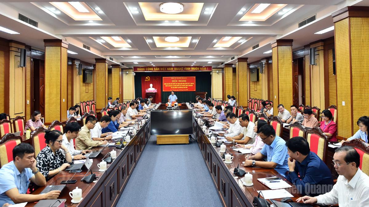 Toàn cảnh hội nghị.