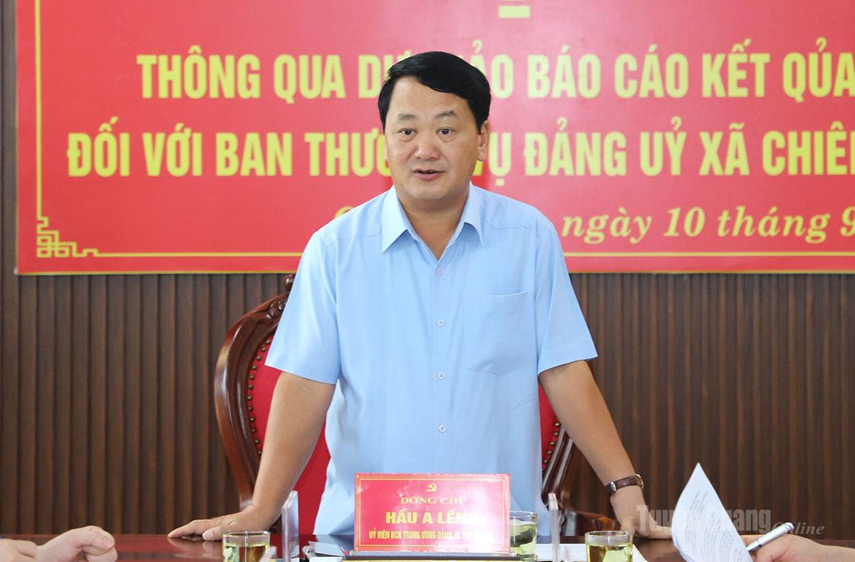 Bí thư Tỉnh ủy Hầu A Lềnh quán triệt nội dung hội nghị.