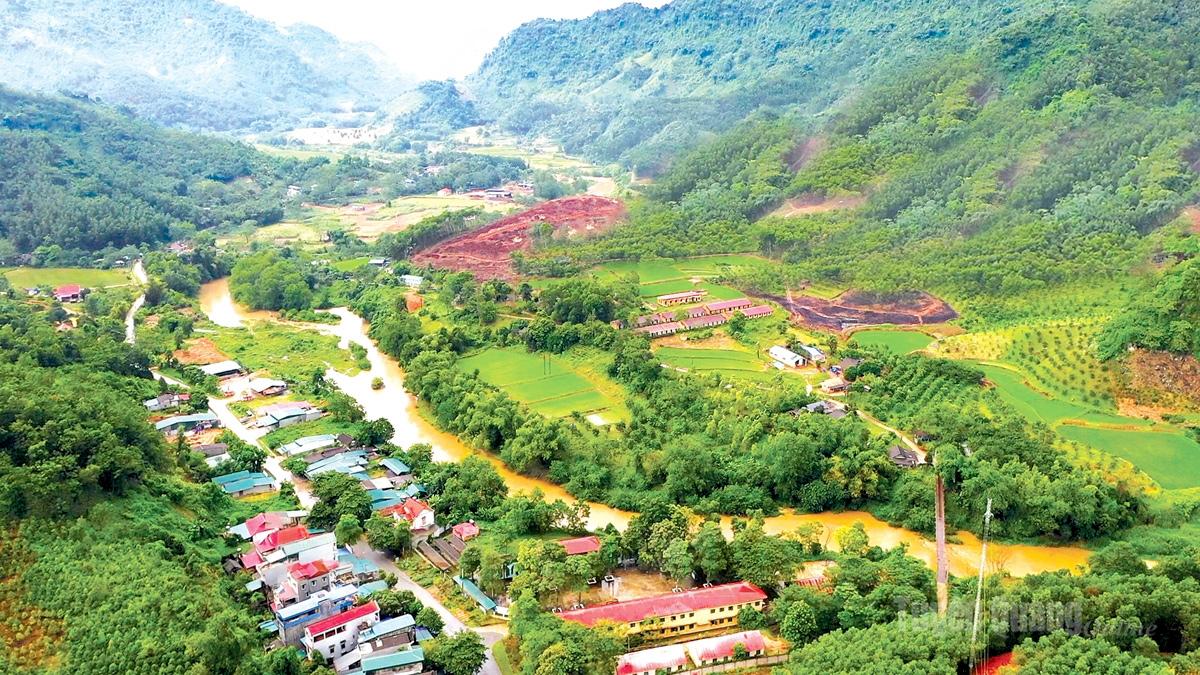 Toàn cảnh dòng sông Phó Đáy.