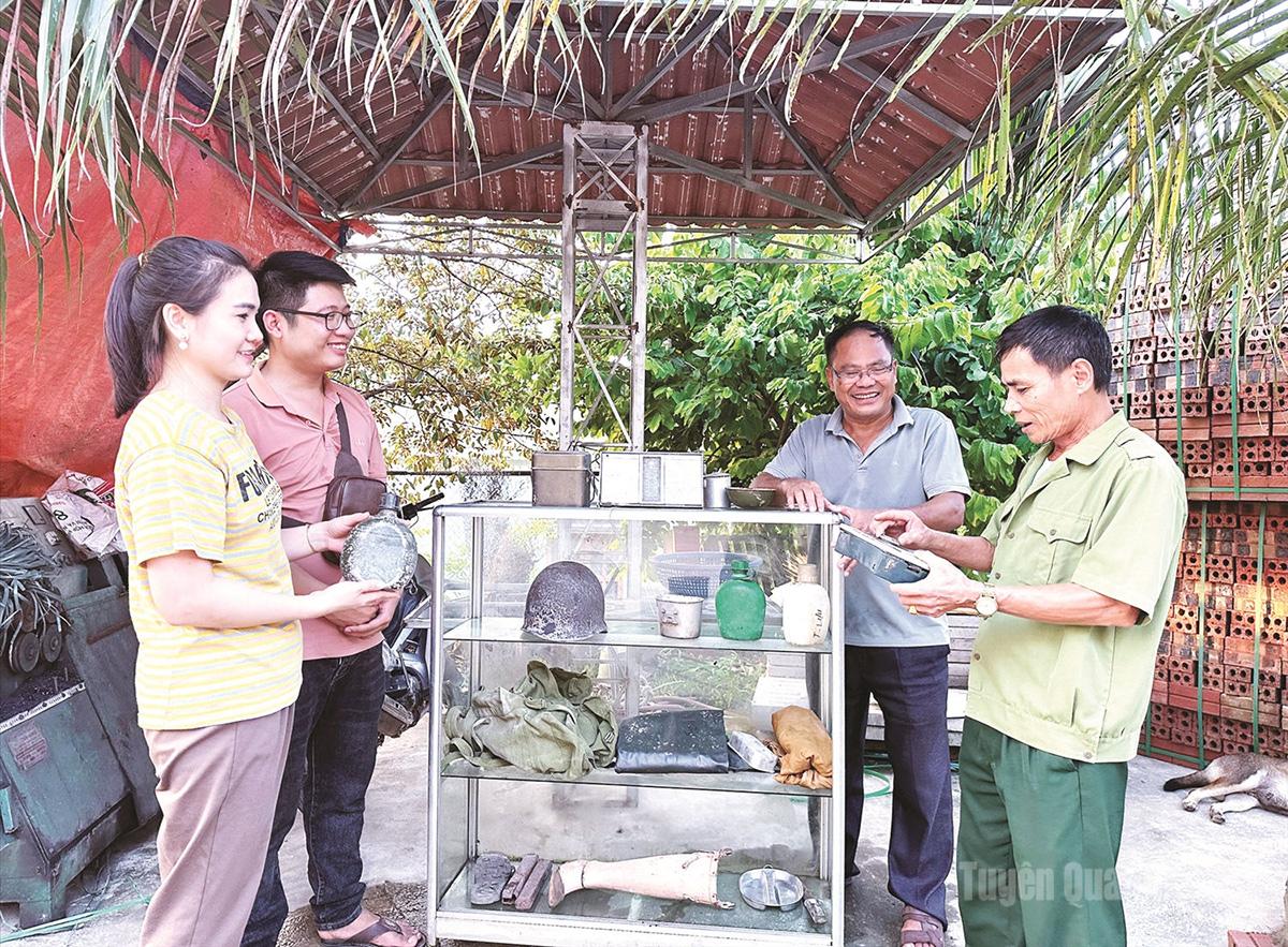 Kỷ vật chiến trường của Hội Thương binh xã Hồng Sơn.