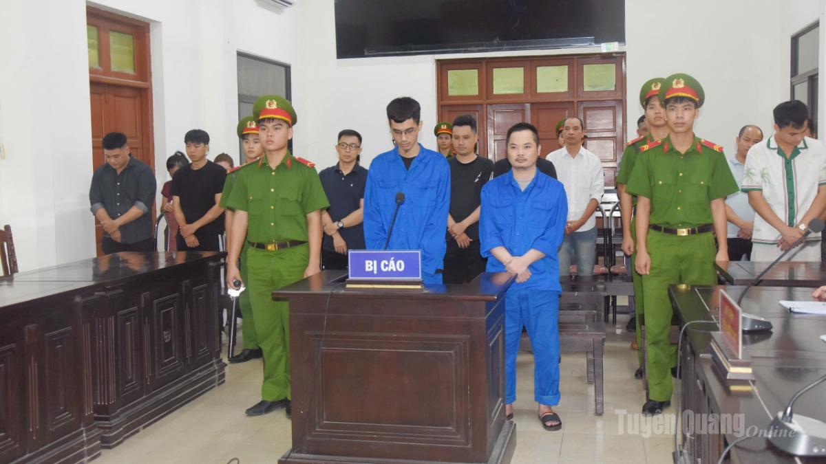 Các bị cáo tại phiên tòa.