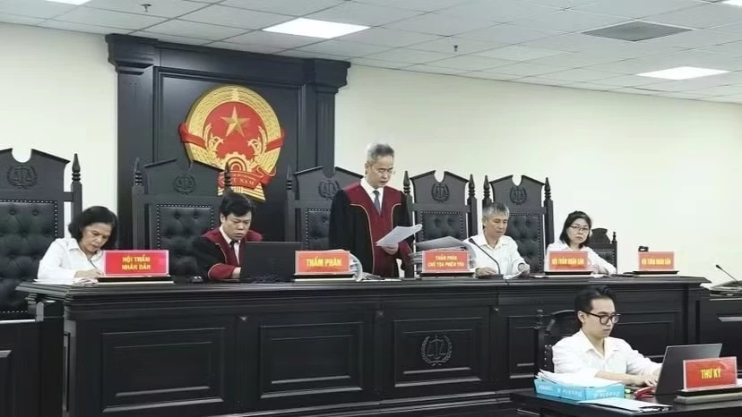X&eacute;t xử 30 bị c&aacute;o trong vụ sản xuất, bu&ocirc;n b&aacute;n hơn 187.000 hộp sữa giả
