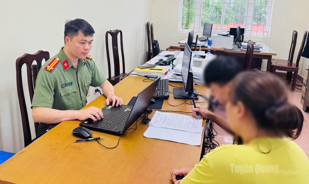 Lực lượng chức năng làm việc với các đối tượng.