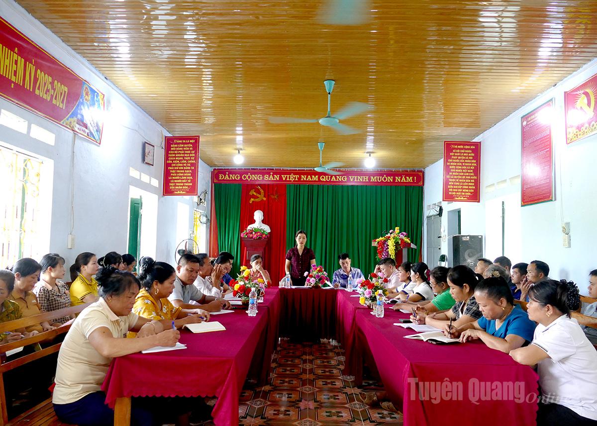 Chi bộ thôn Kẻ Nhạn, xã Đồng Yên sinh hoạt định kỳ, thảo luận nội dung trọng tâm gắn với nhiệm vụ phát triển của địa phương.