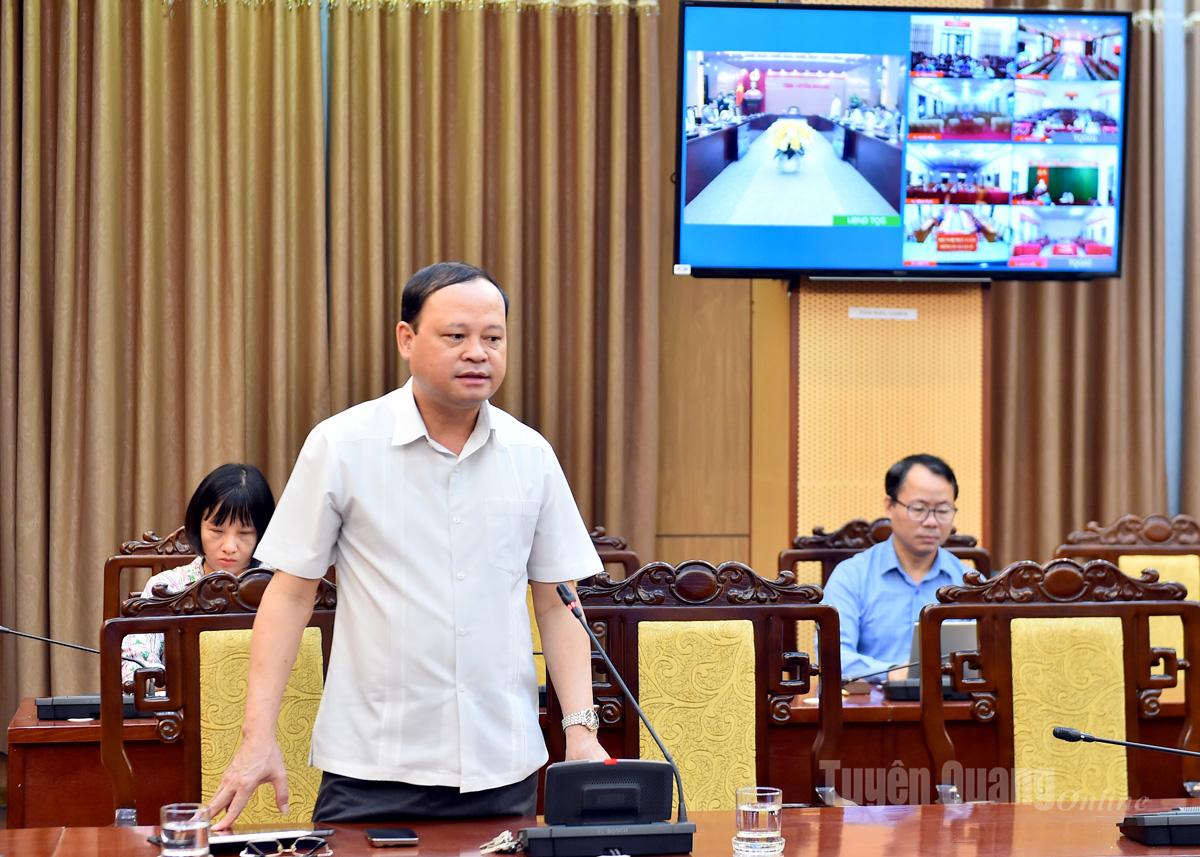 Đồng chí Nguyễn Mạnh Tuấn, Phó Chủ tịch Thường trực UBND tỉnh phát biểu chỉ đạo tại cuộc họp.